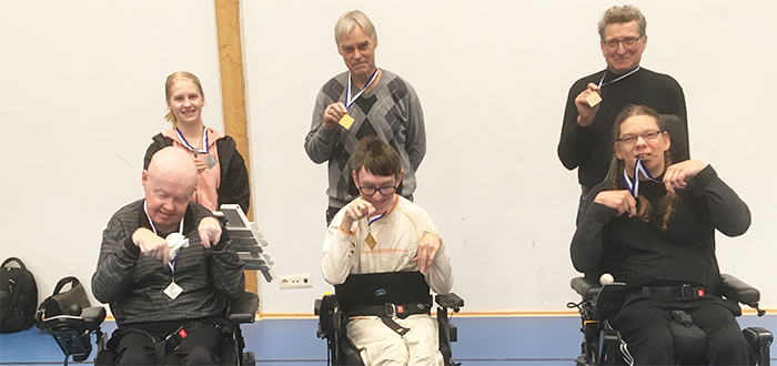 Vuoden 2019 boccian SM-mitalistit mitalein palkittuina yhteiskuvassa.