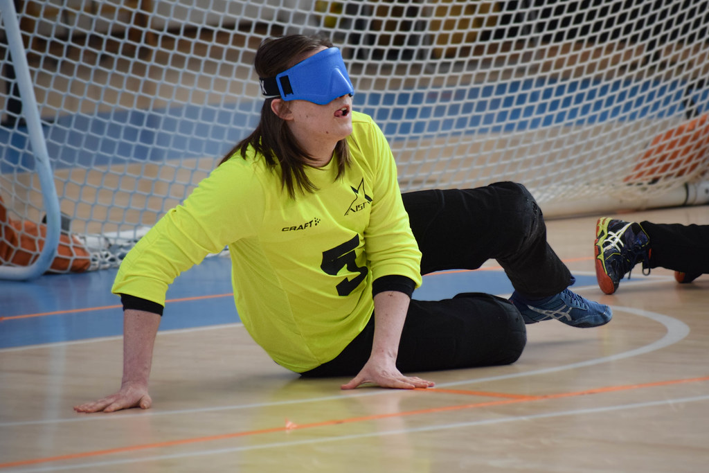 Leo Hintsanen maalilla valmiina torjumaan.