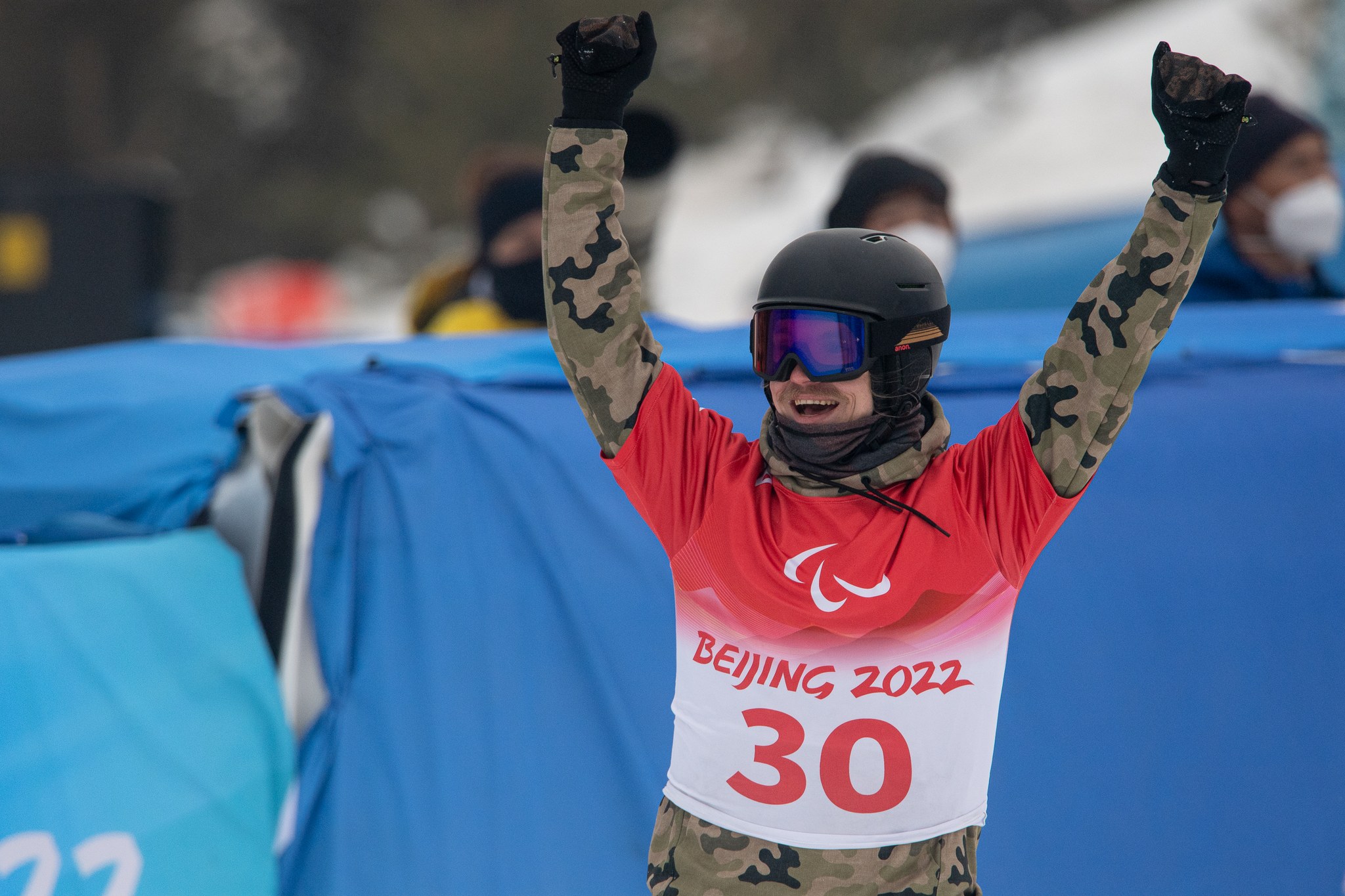 Tomi Taskinen tuulettamassa.