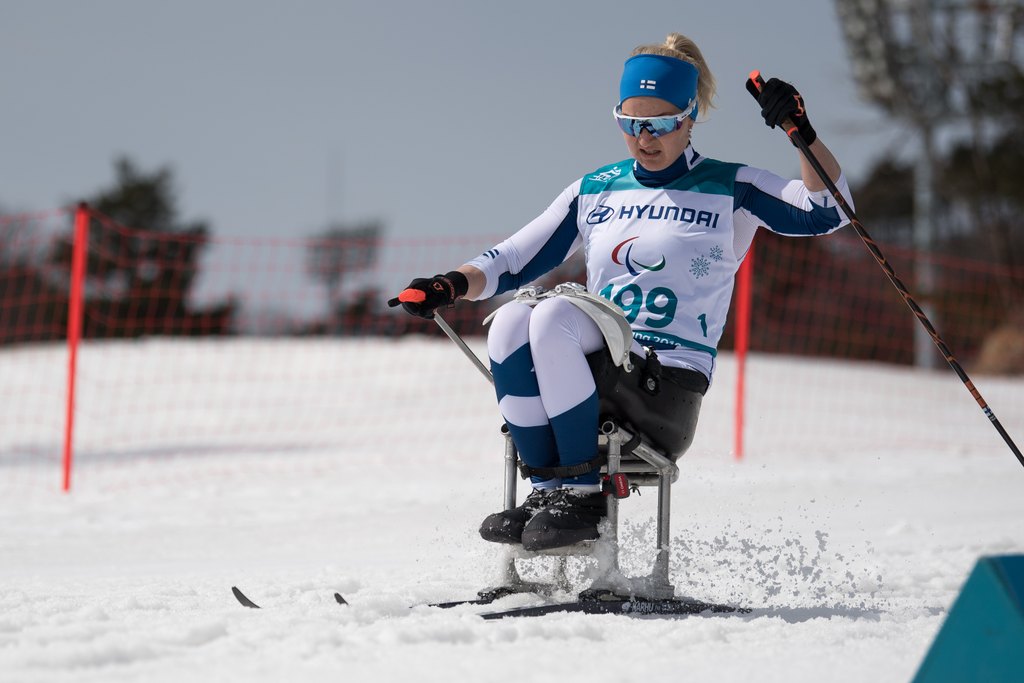 Sini Pyy hiihtämässä, kelkkahiihtäjä.
